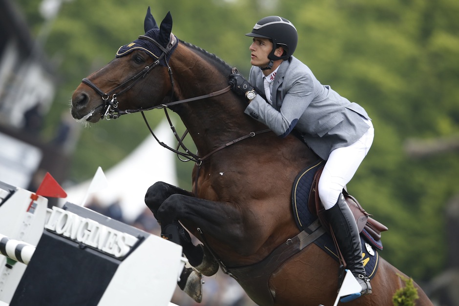 Nicola Philippaerts on H&M Forever D Arco Ter Linden